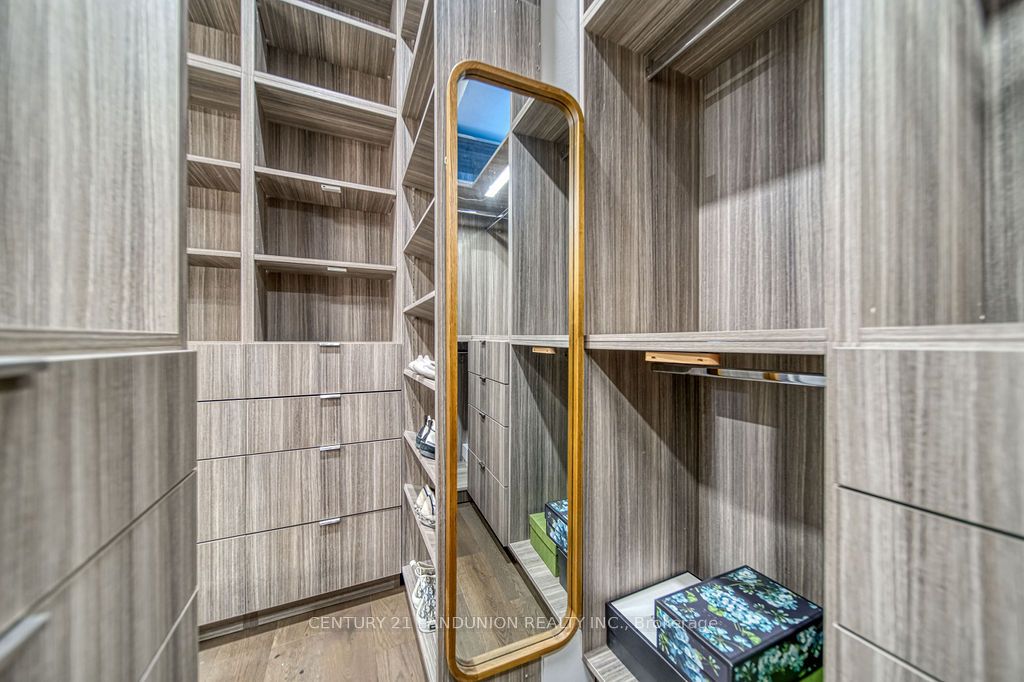 102 Bloor Street W, #203