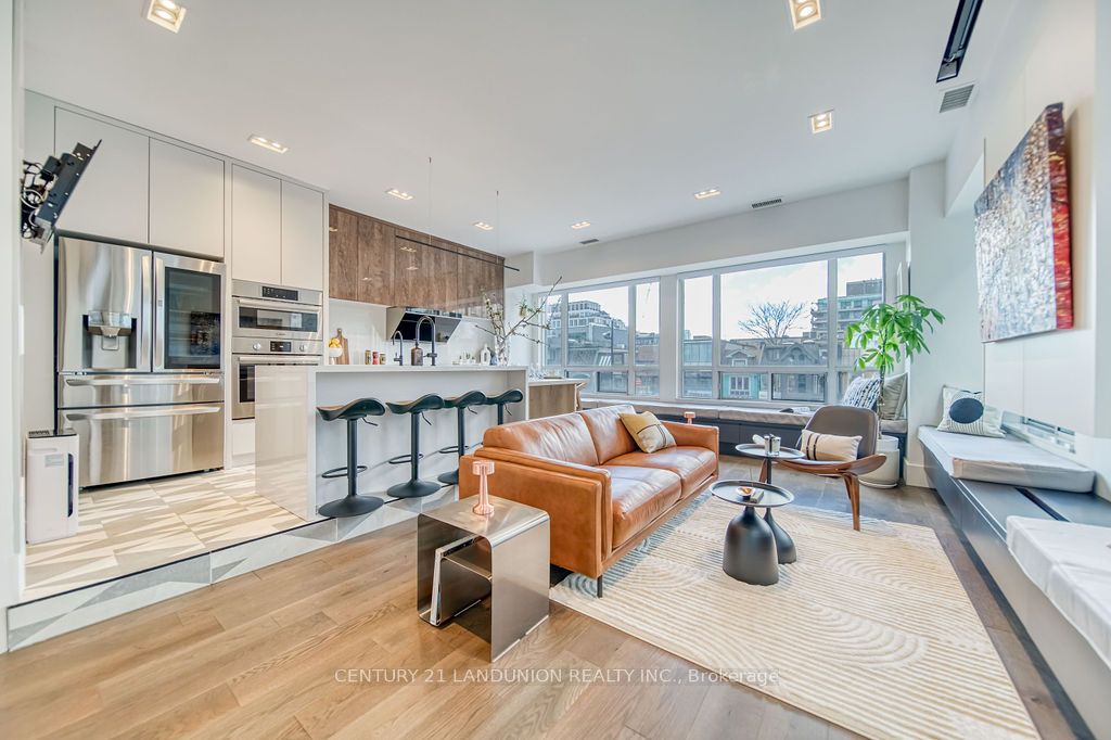 102 Bloor Street W, #203
