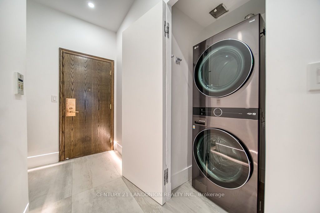 102 Bloor Street W, #203