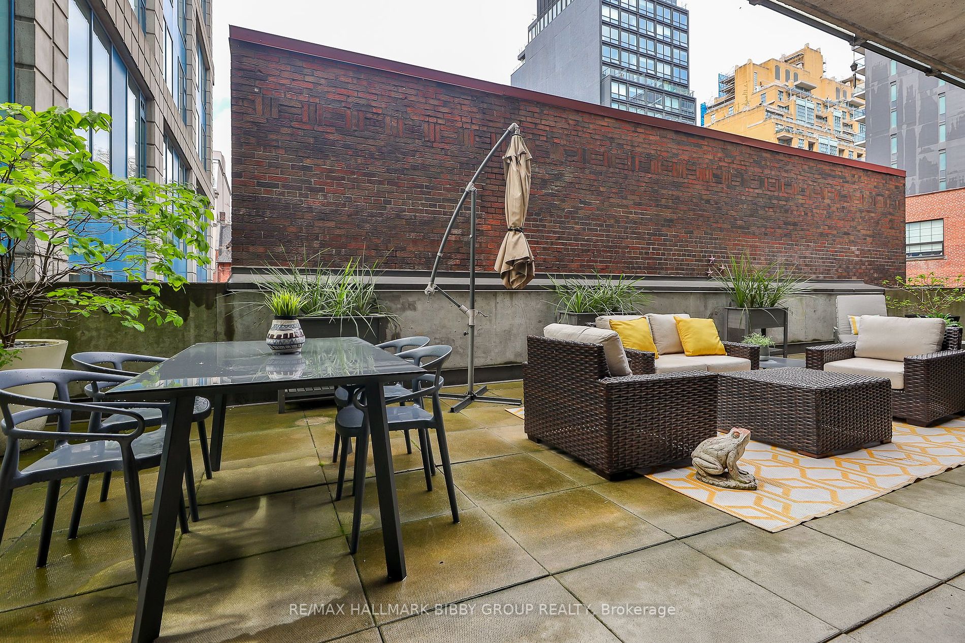 42 Camden Street, #203