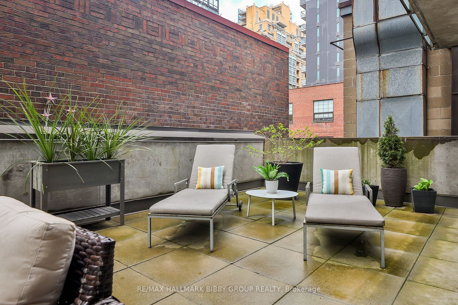 42 Camden Street, #203