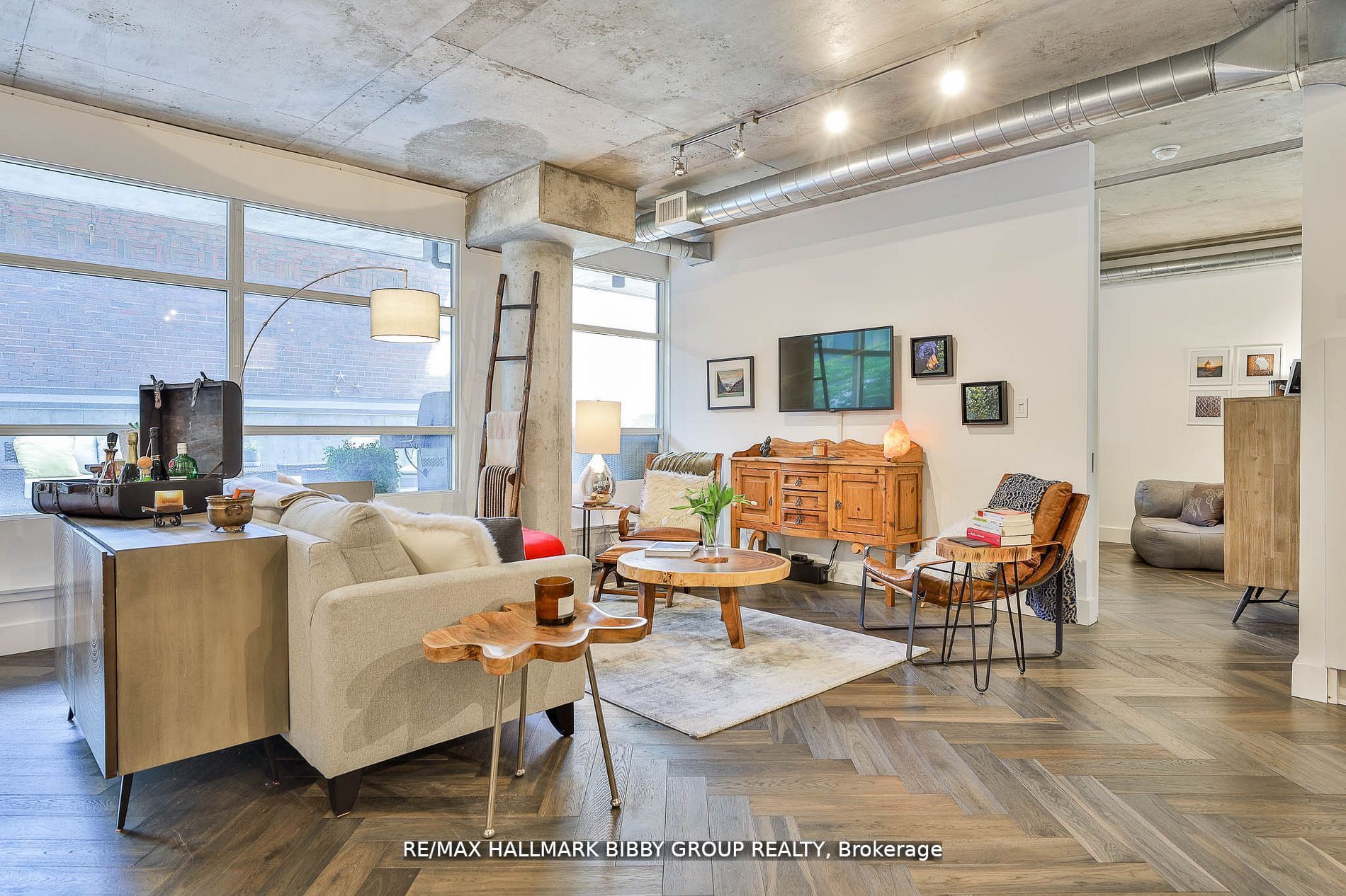 42 Camden Street, #203