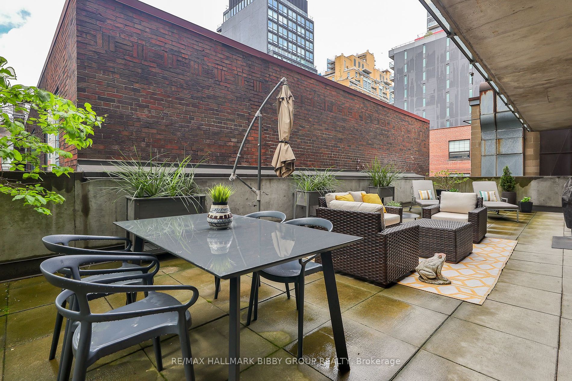 42 Camden Street, #203