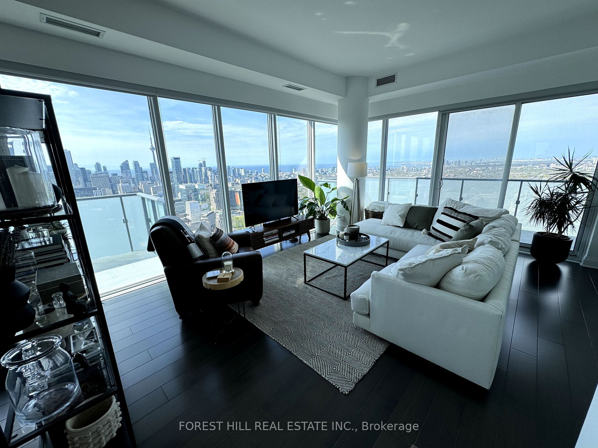 1080 Bay Street #4902