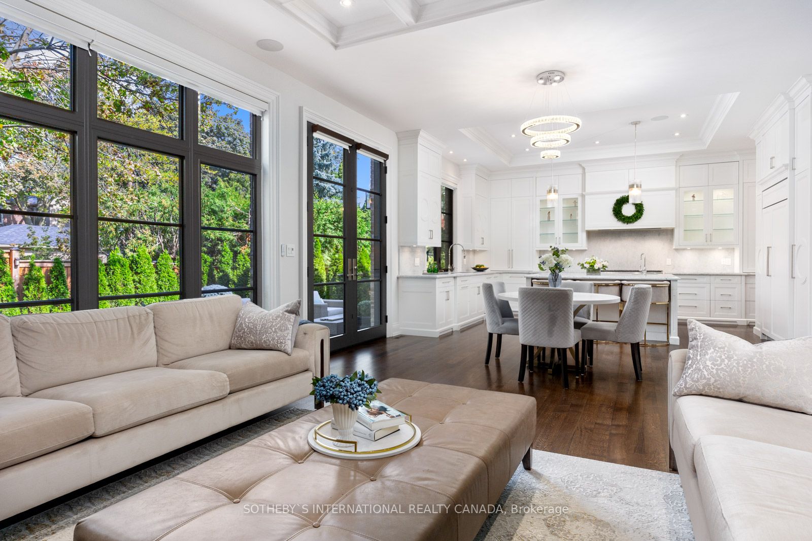 22 Hillhurst Blvd