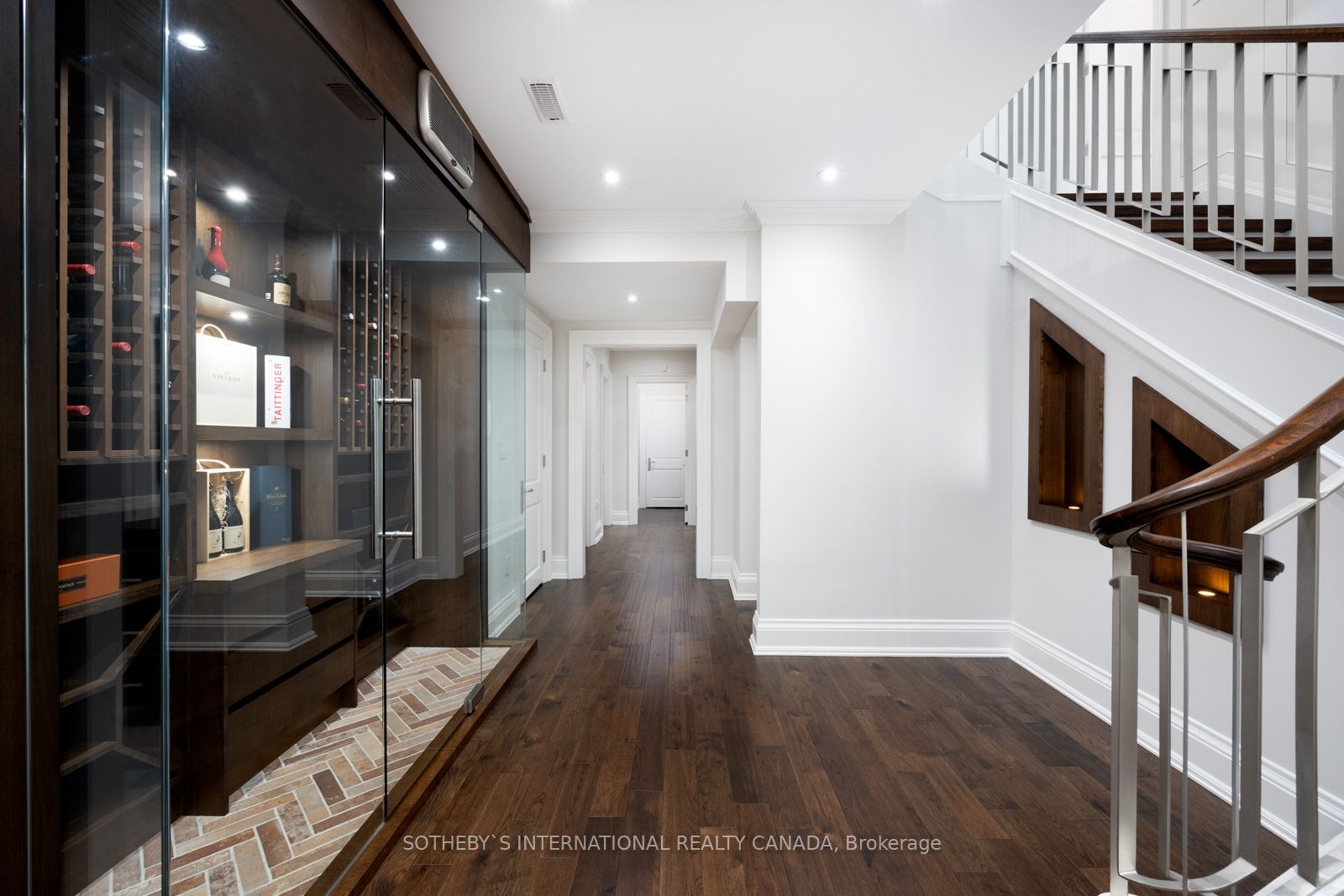 22 Hillhurst Blvd