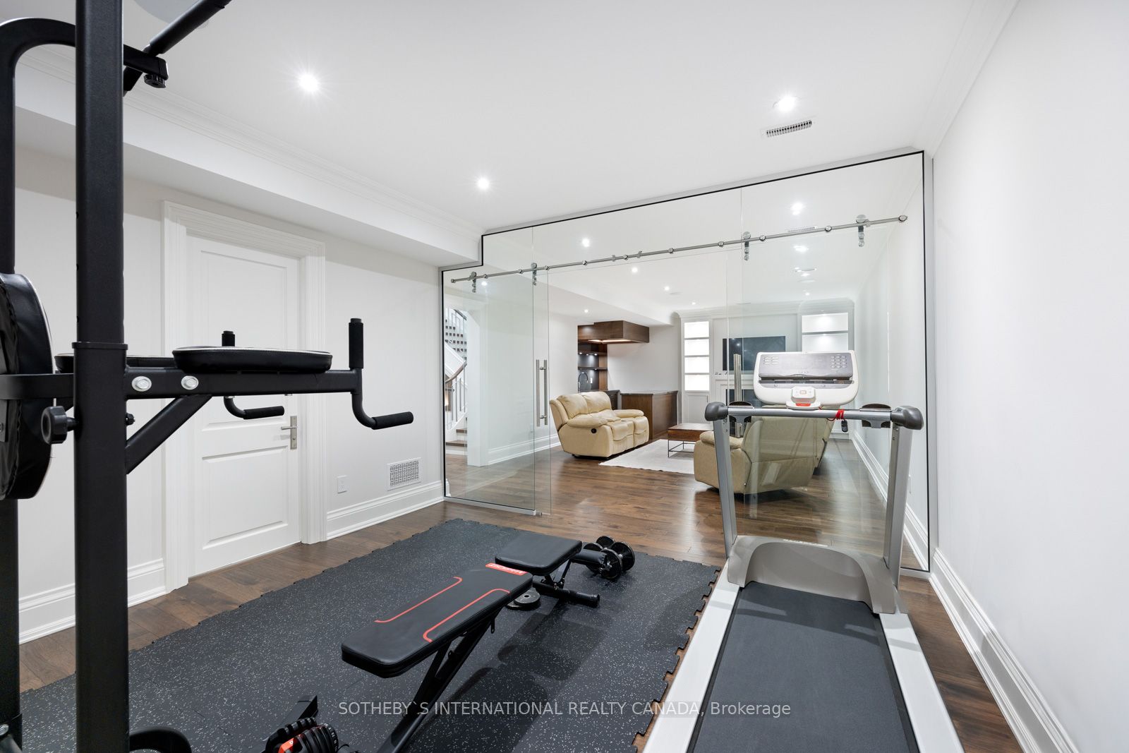 22 Hillhurst Blvd