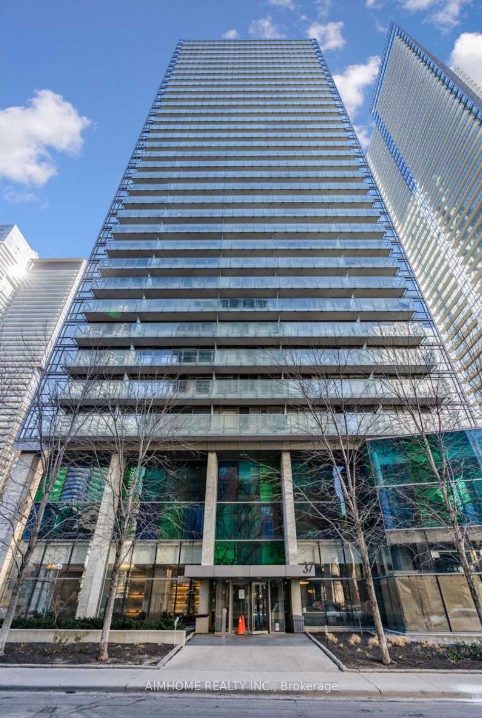 37 Grosvenor St, #2004