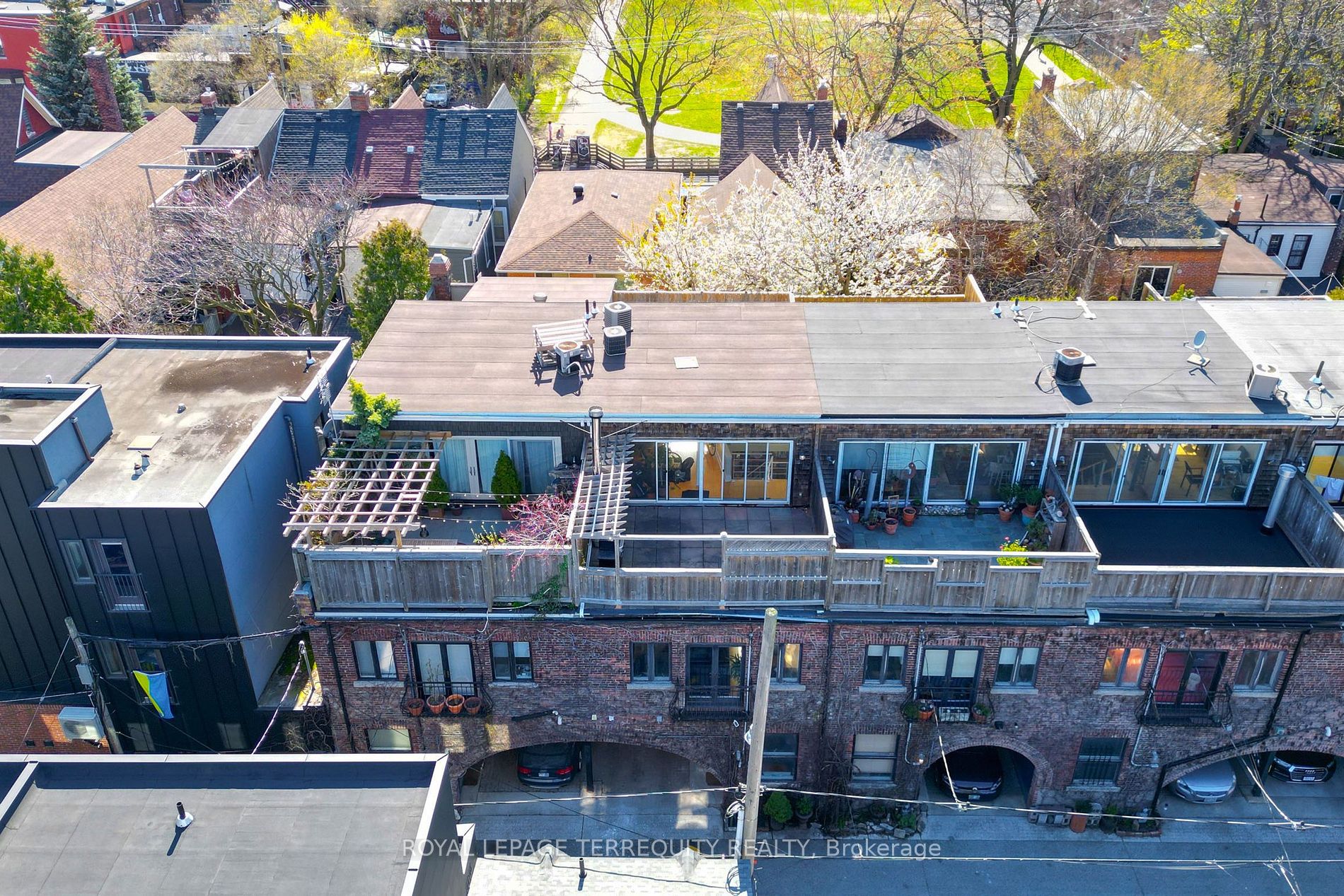 10 Croft St