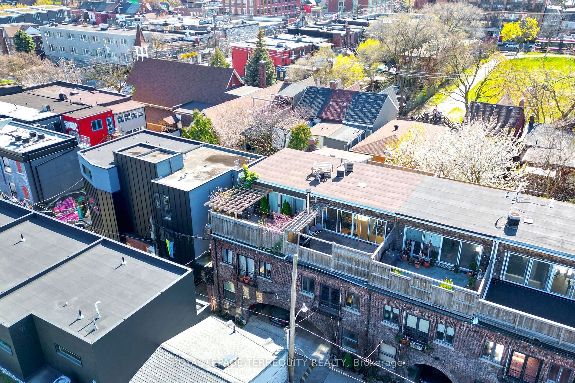 10 Croft St