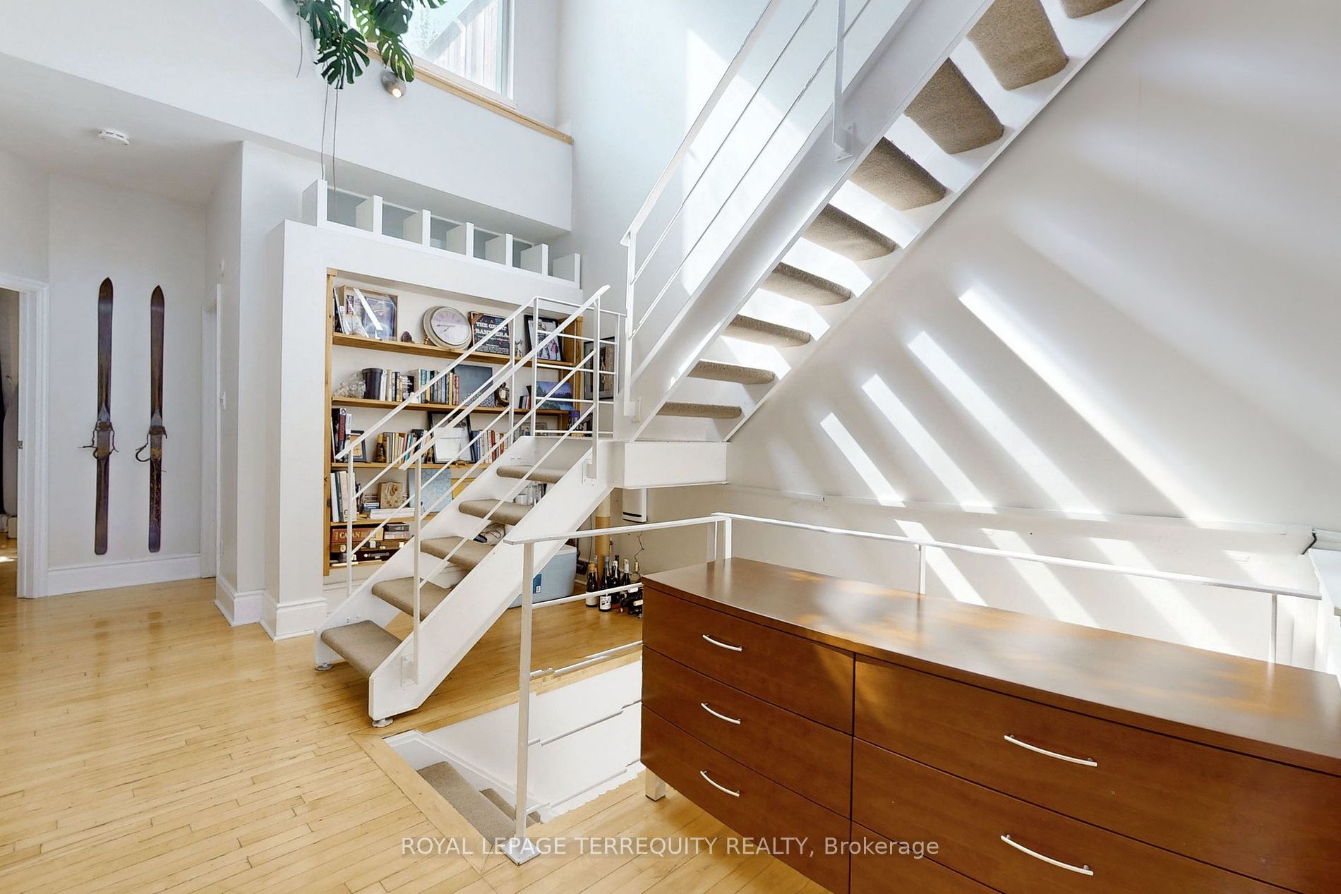 10 Croft St