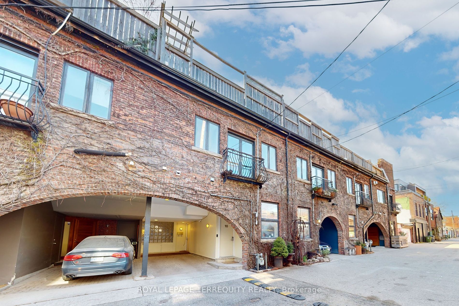 10 Croft St