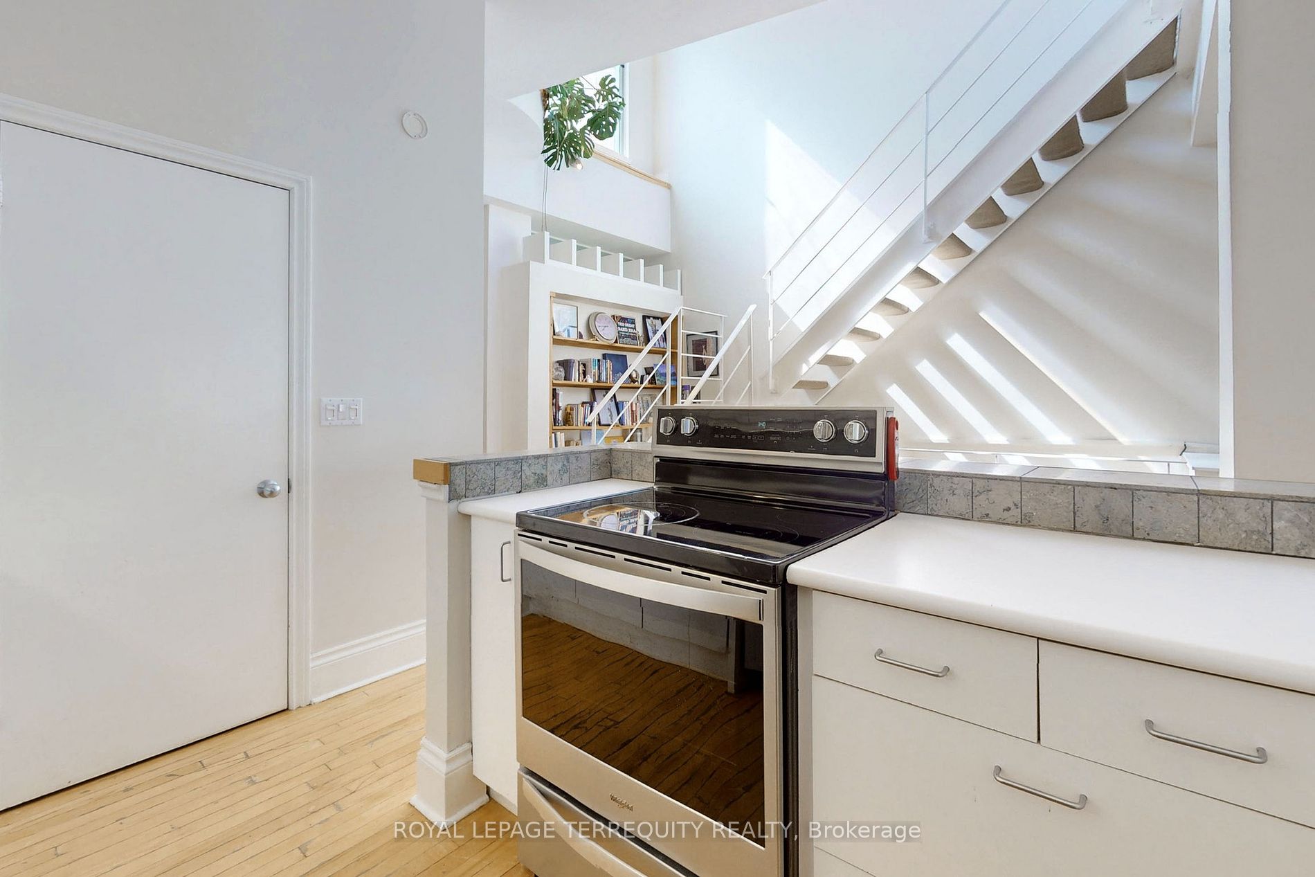 10 Croft St