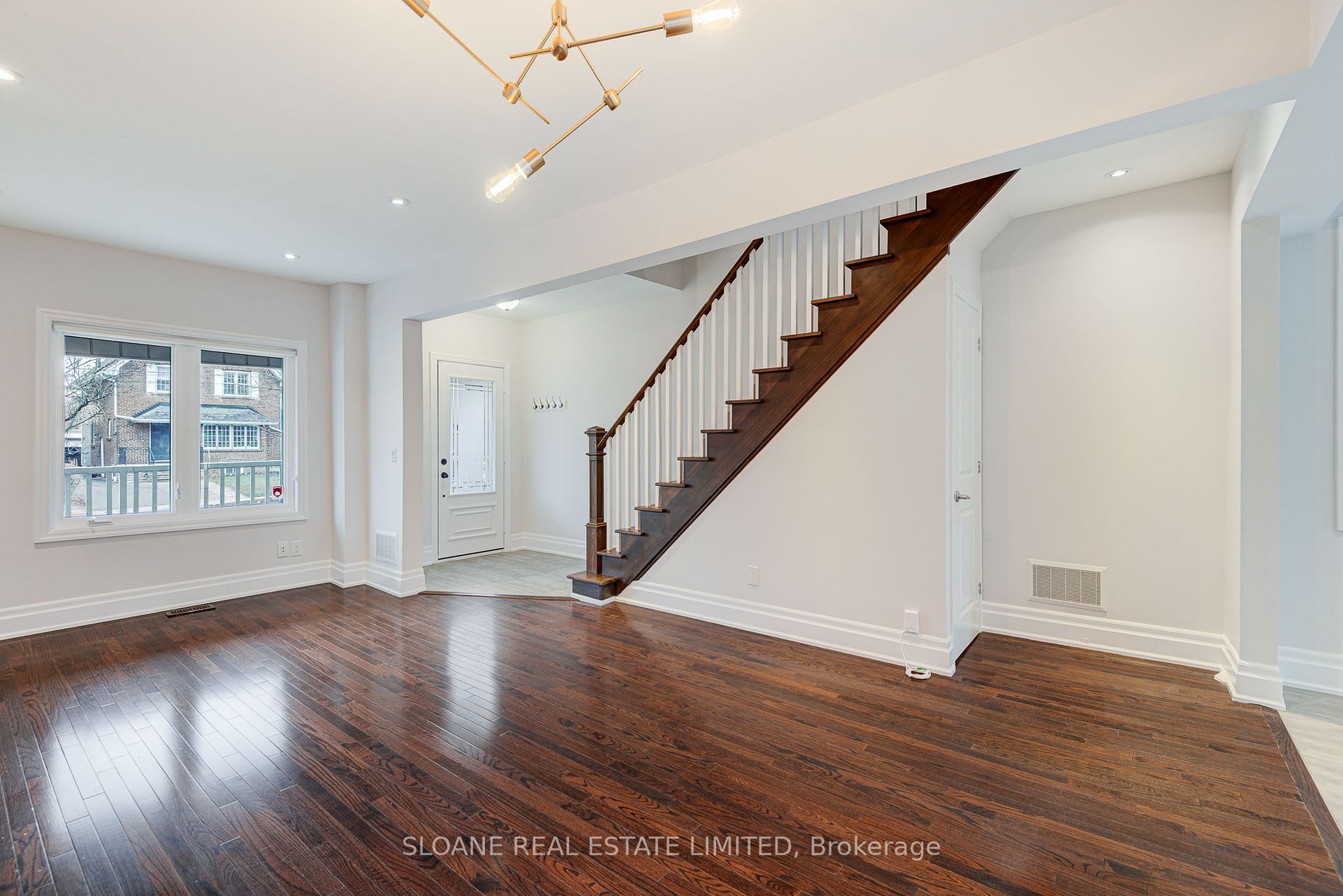 271 St Clair Avenue E
