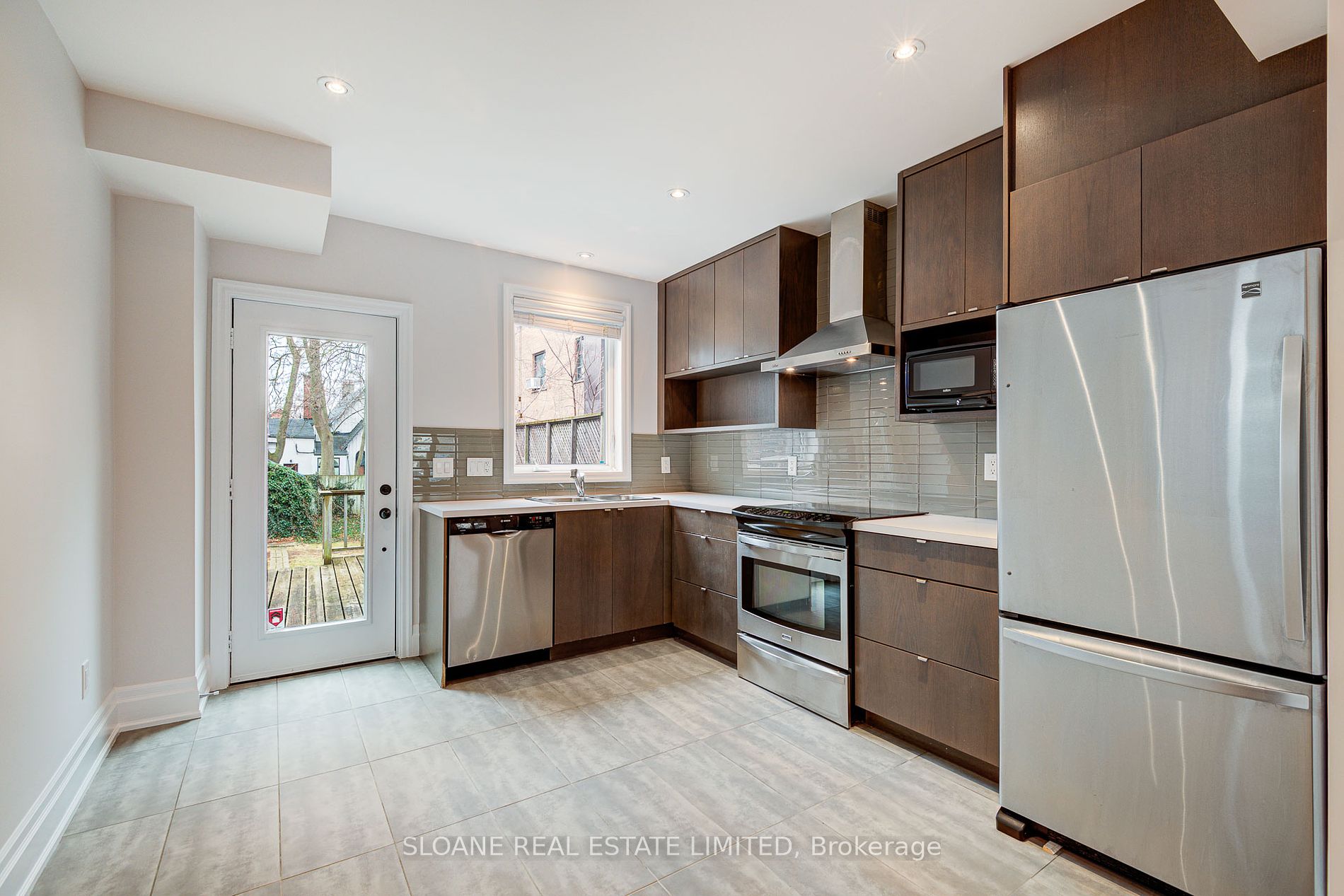 271 St Clair Avenue E