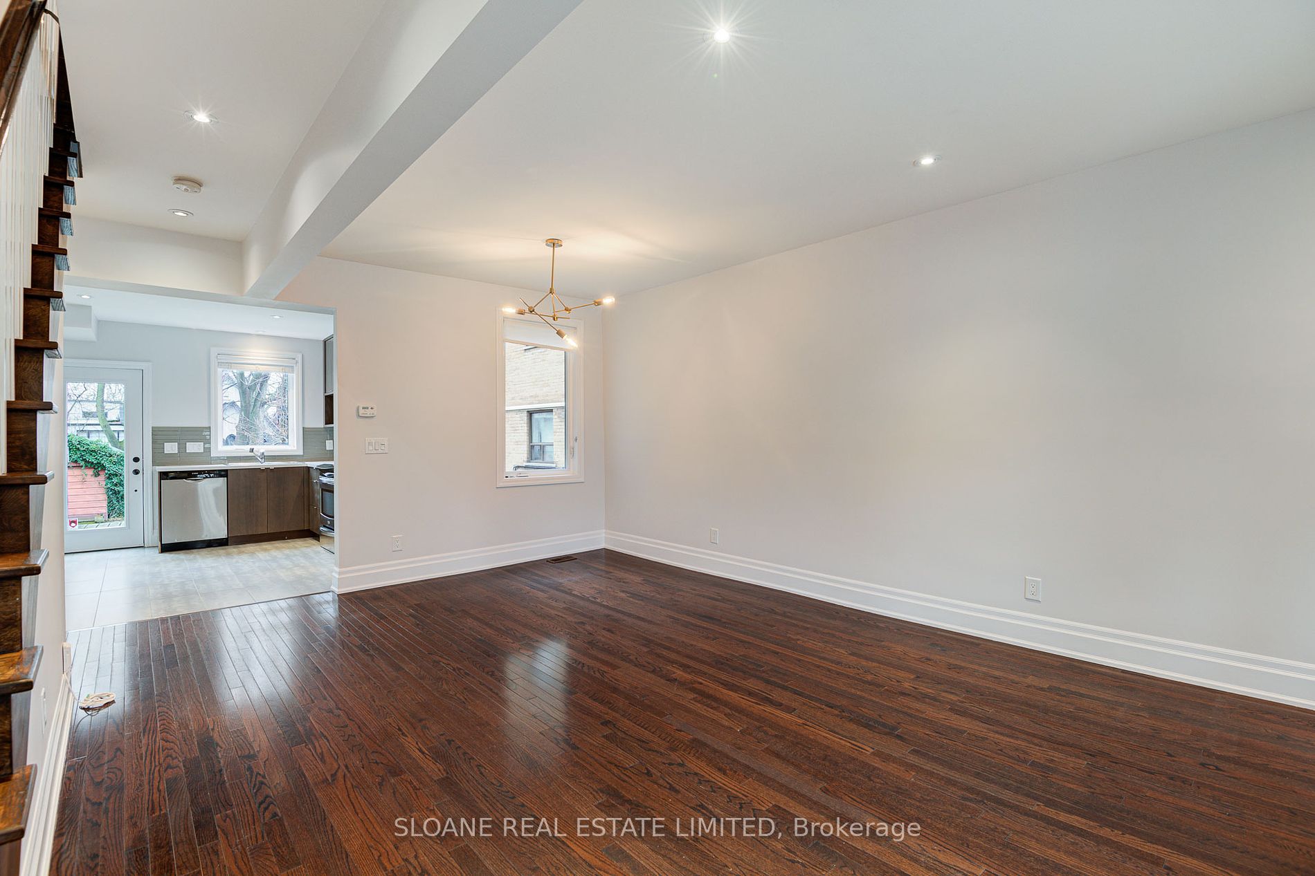 271 St Clair Avenue E