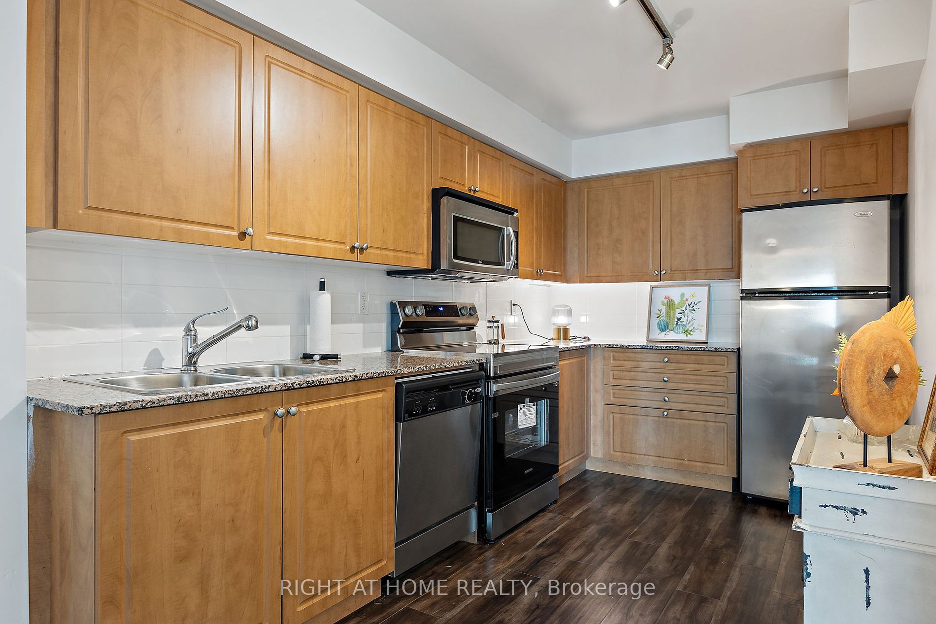 215 Fort York Blvd, #419