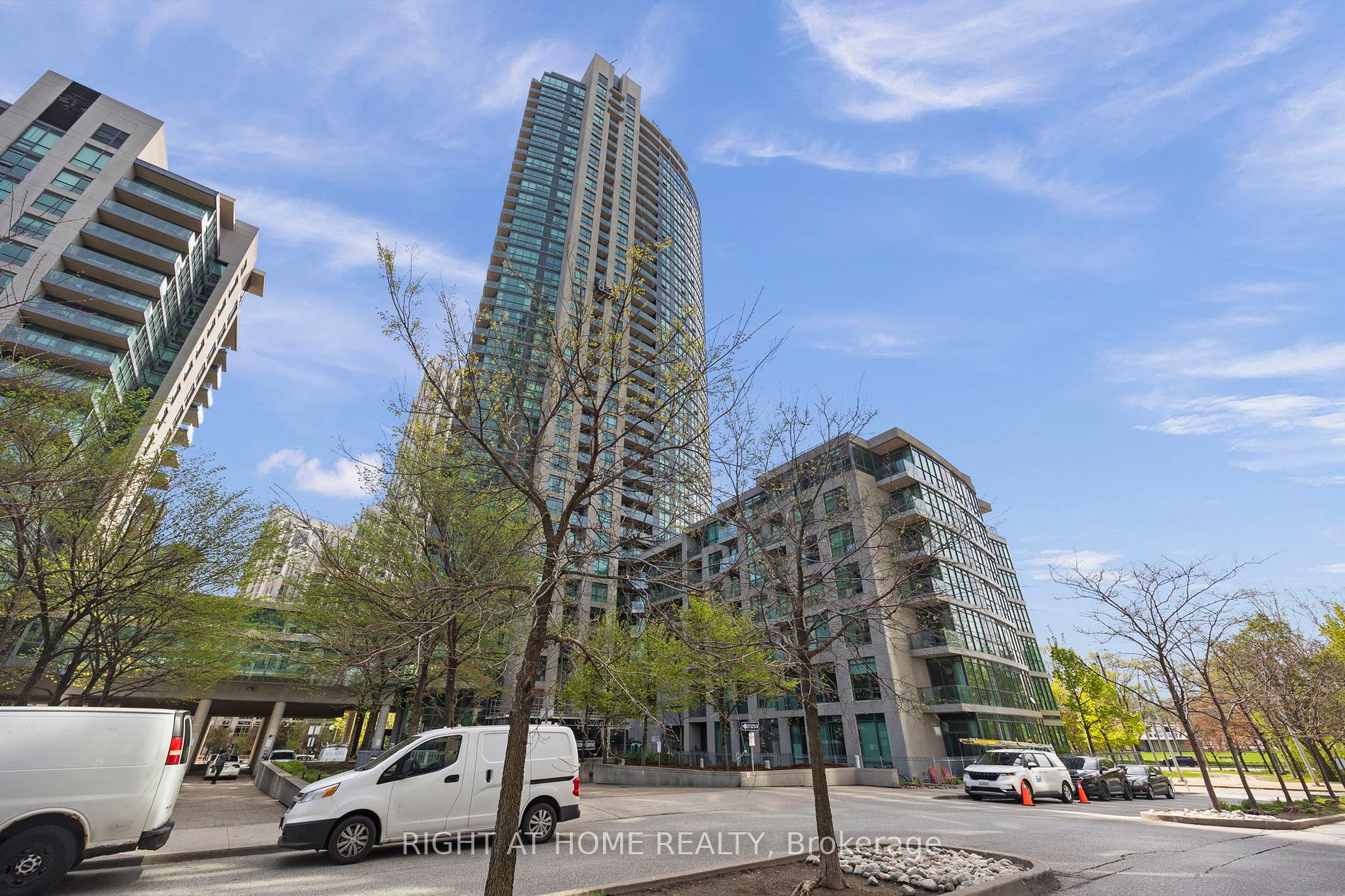 215 Fort York Blvd, #419
