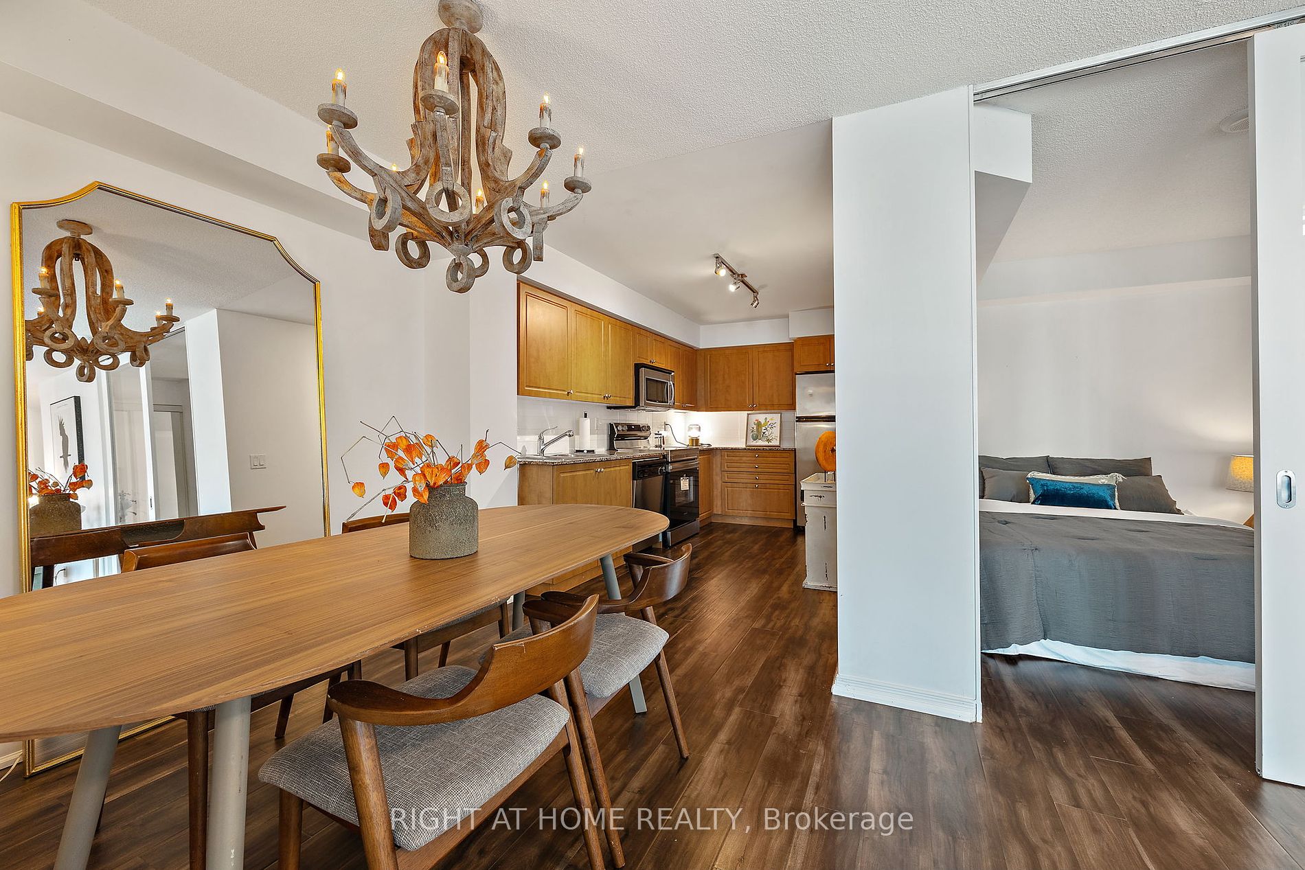 215 Fort York Blvd, #419