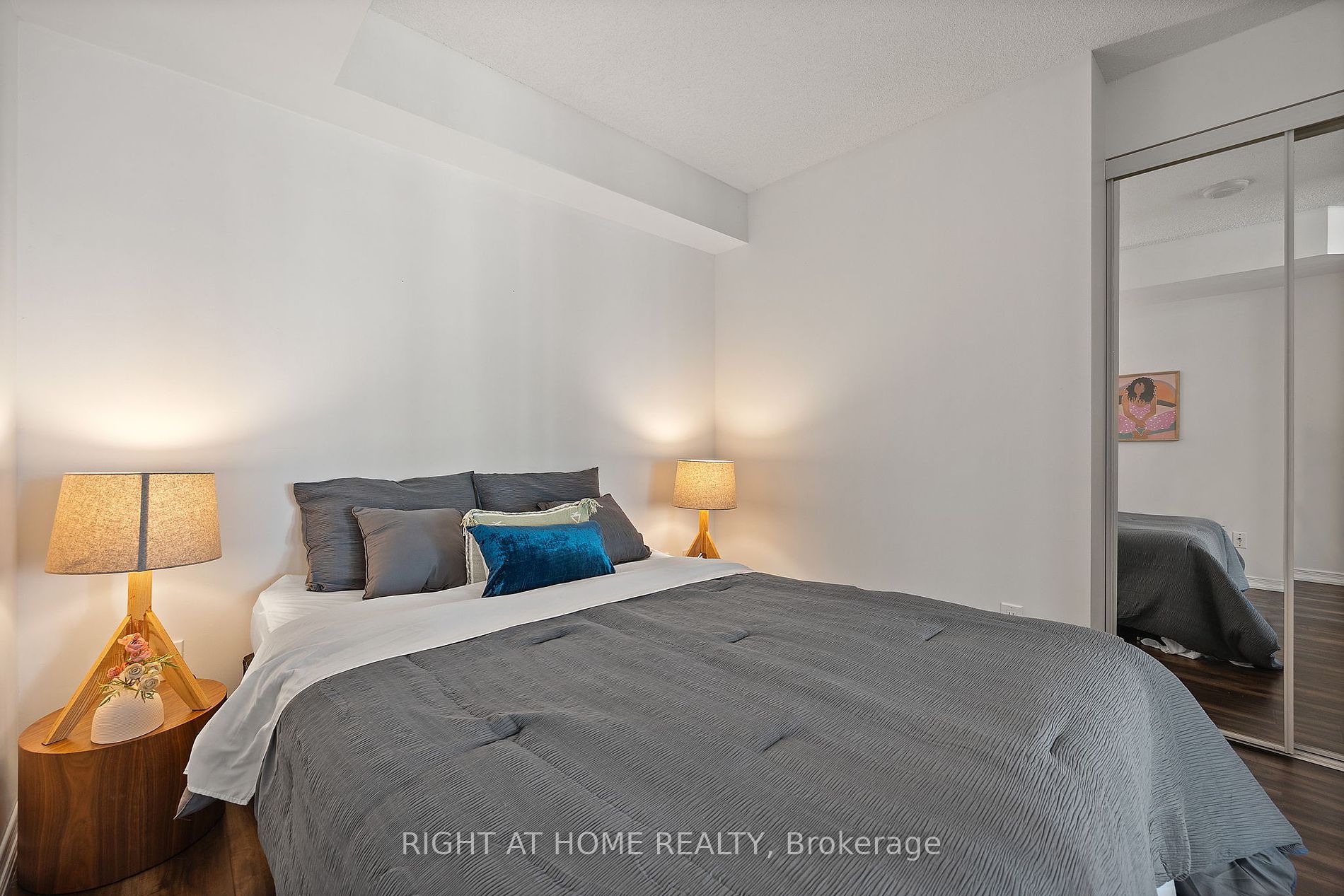 215 Fort York Blvd, #419