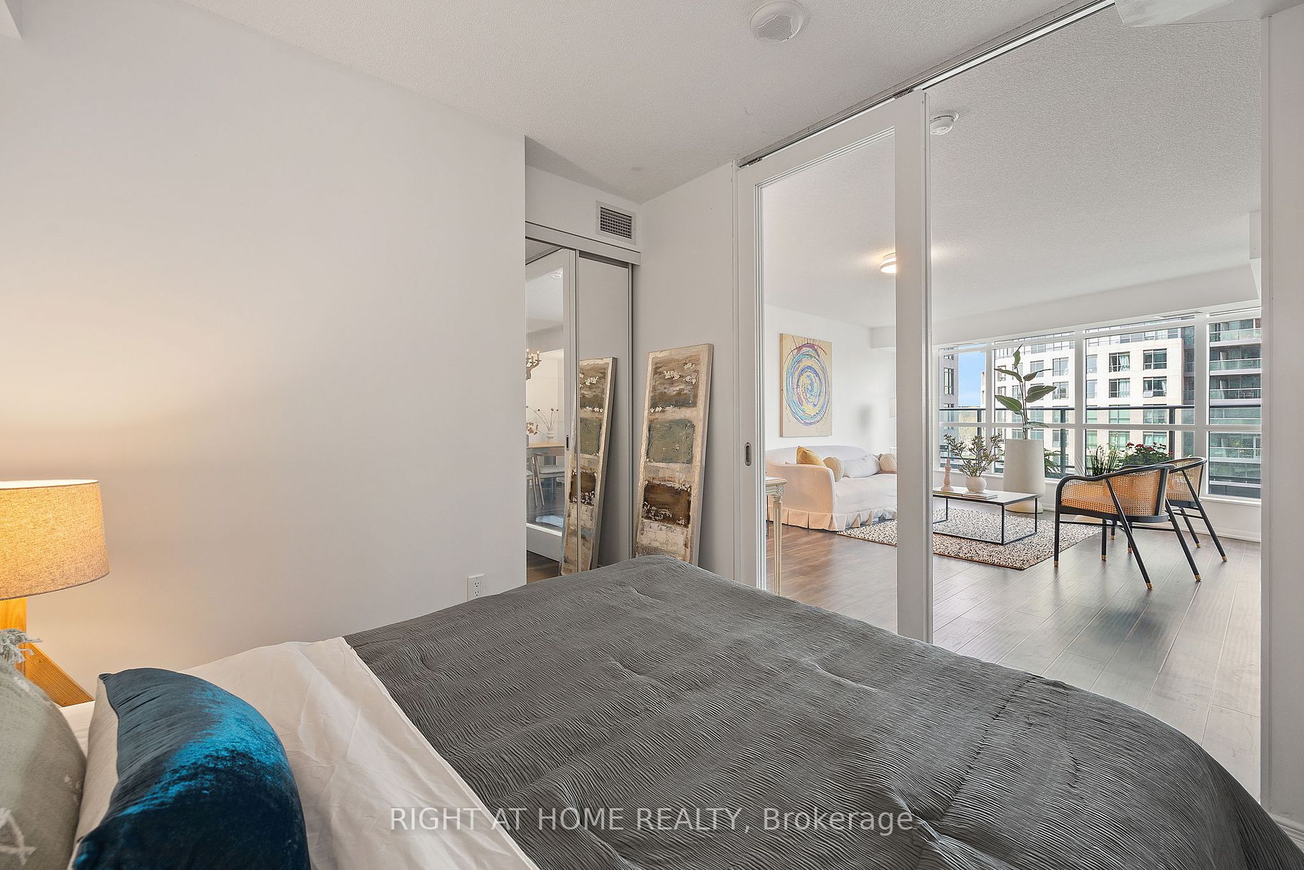 215 Fort York Blvd, #419