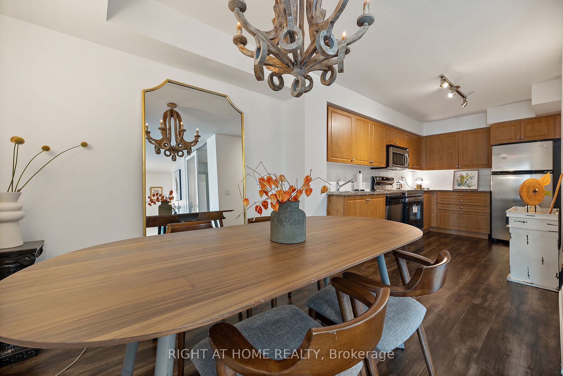 215 Fort York Blvd, #419