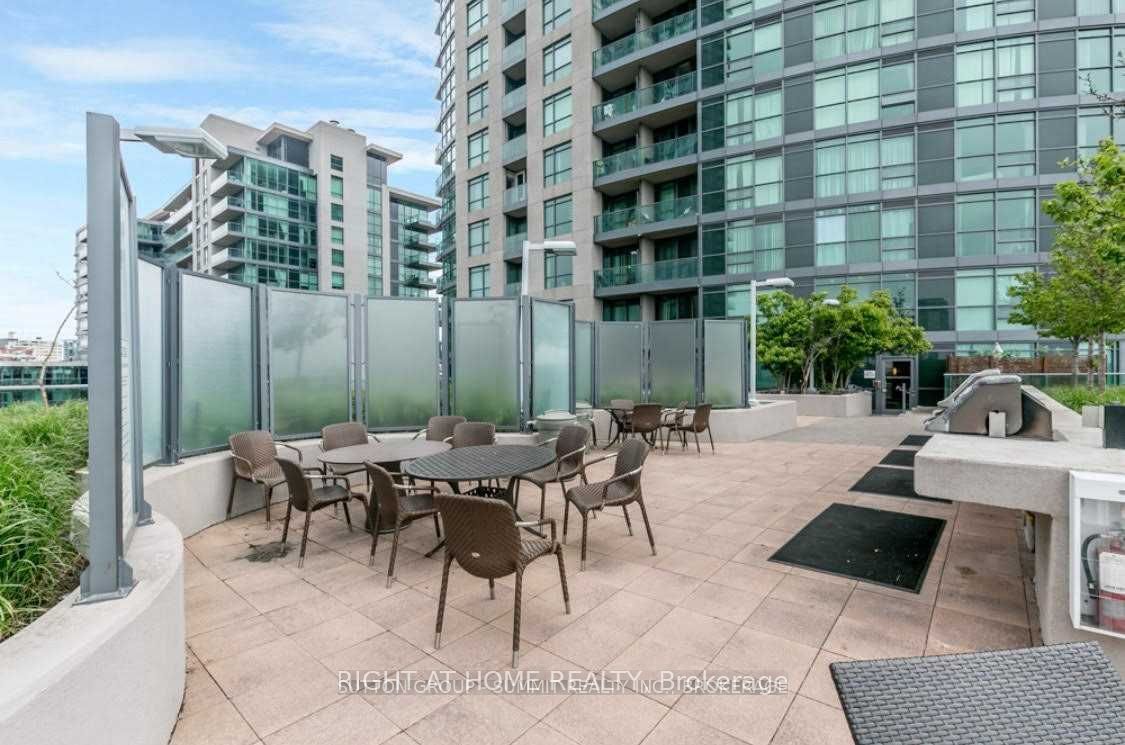 215 Fort York Blvd, #419