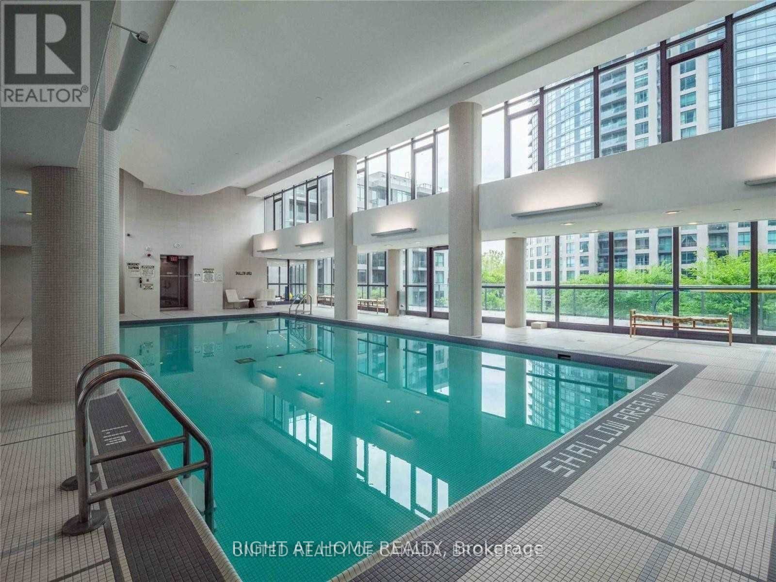 215 Fort York Blvd, #419