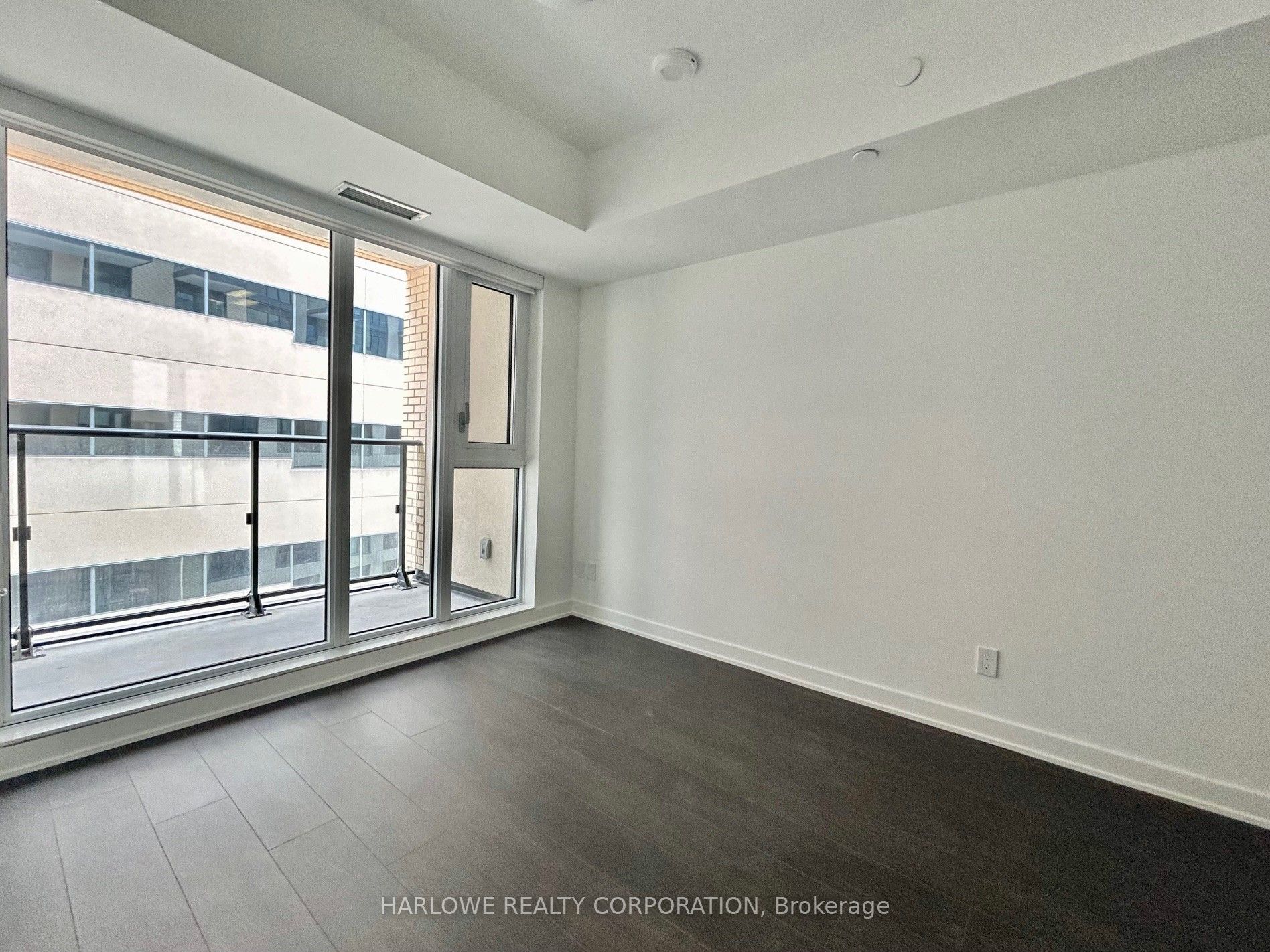 543 Richmond St W, #737