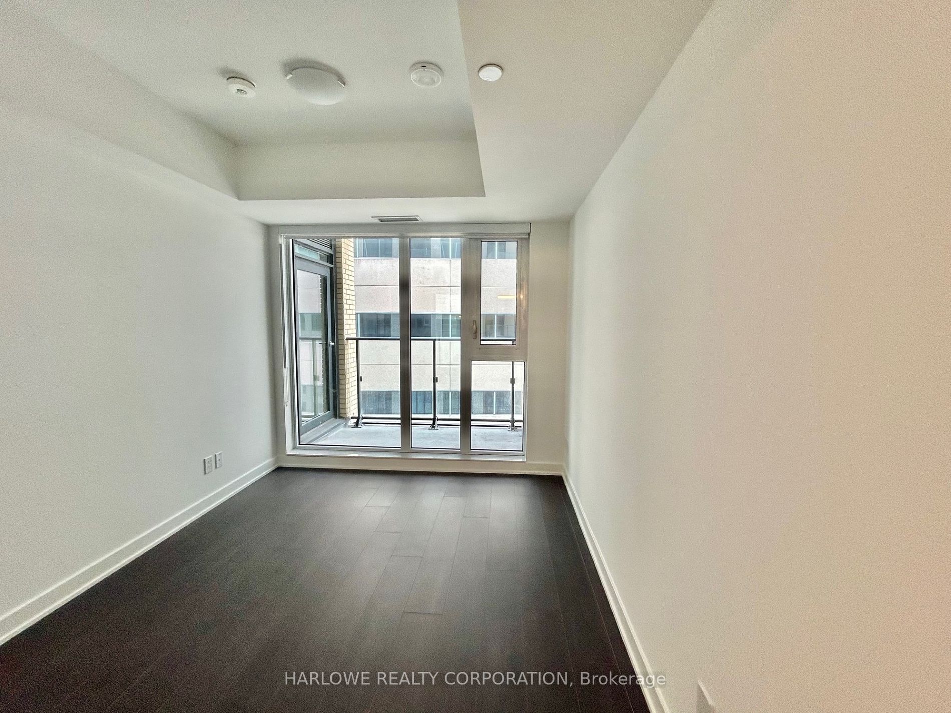 543 Richmond St W, #737
