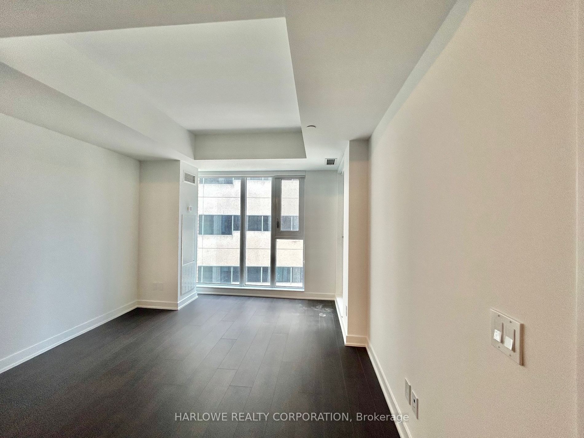 543 Richmond St W, #737