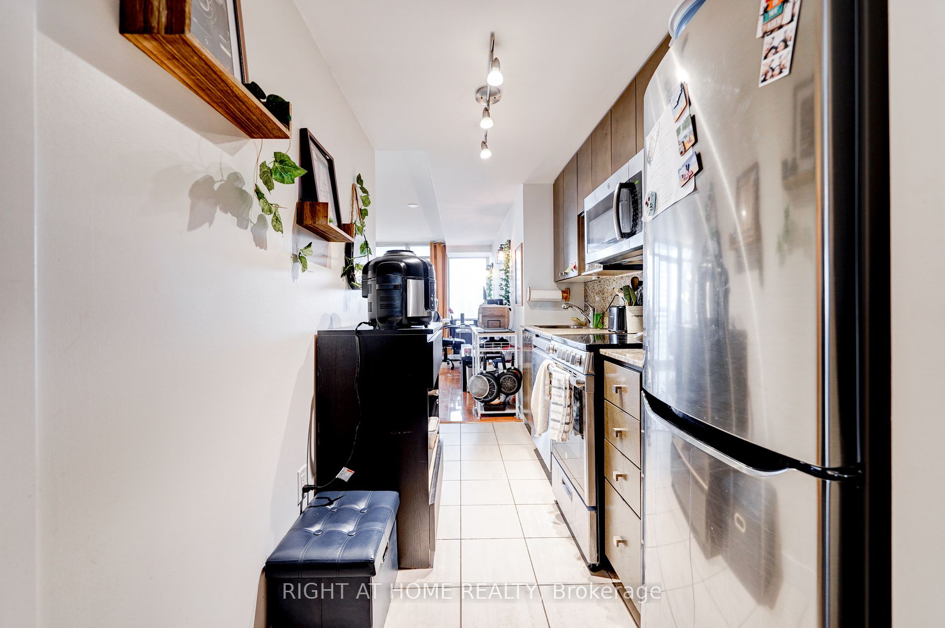 11 Brunel Crt, #3305
