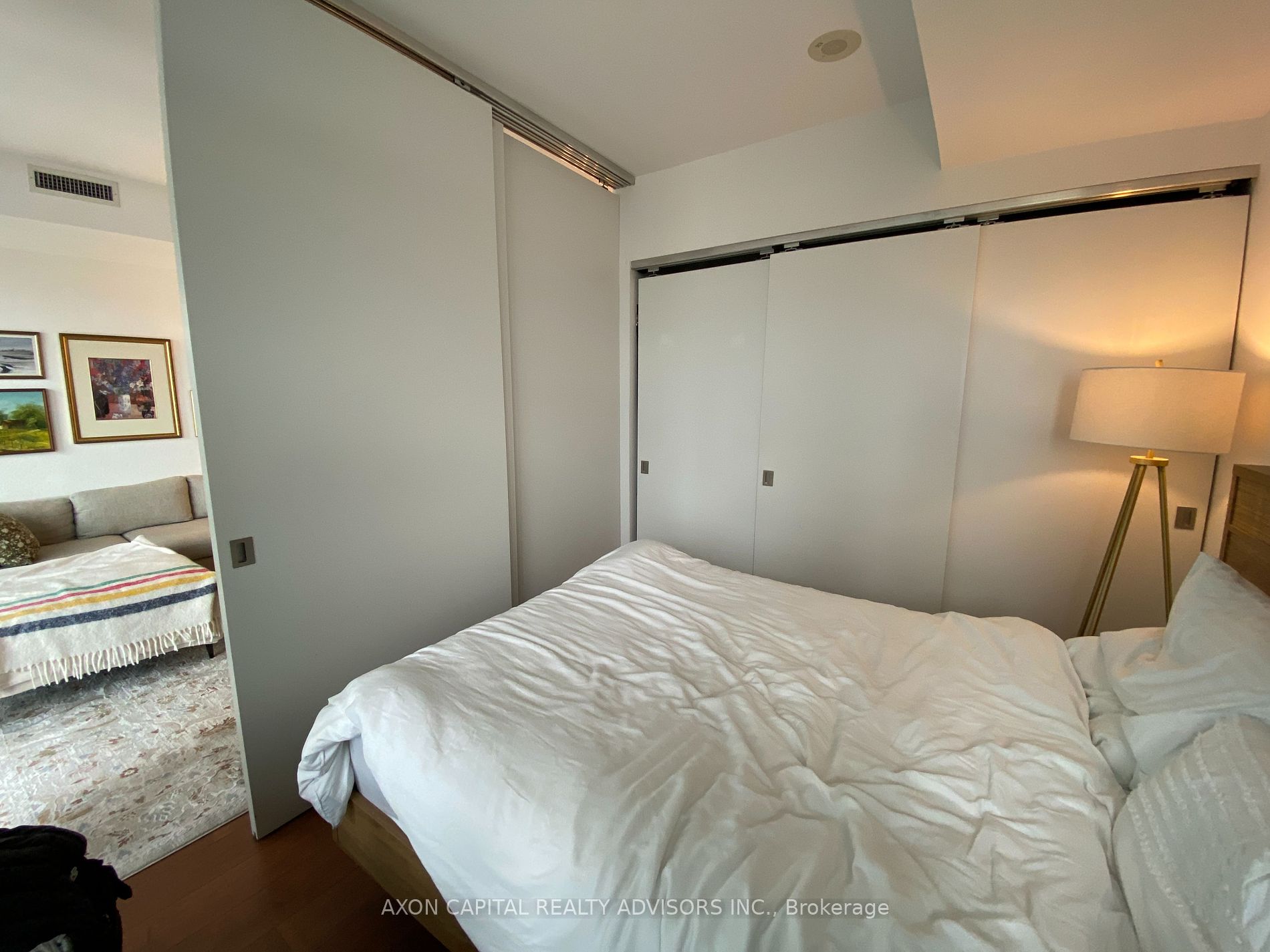125 Peter St, #2007