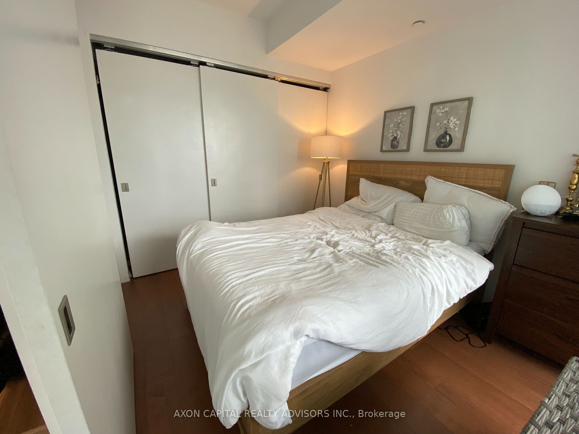 125 Peter St, #2007