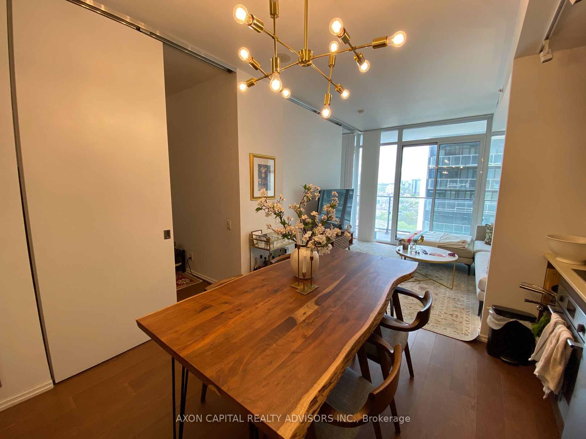 125 Peter St, #2007