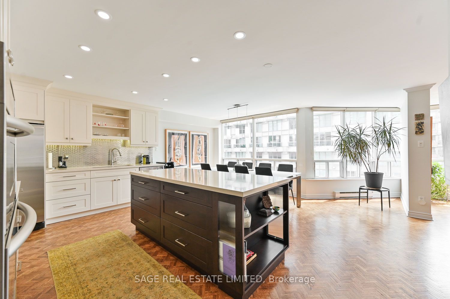 82 Lombard St, #412