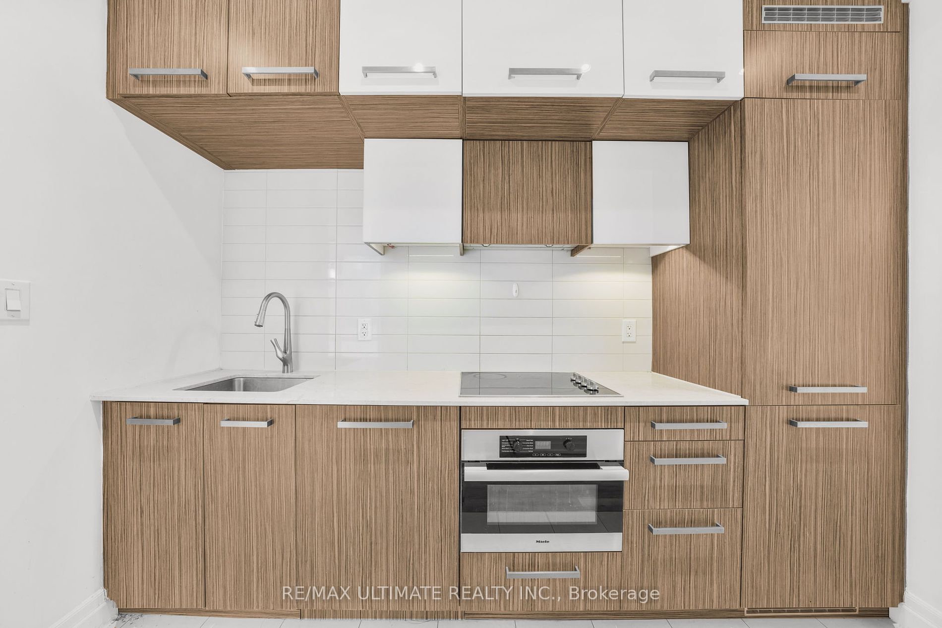 8 The Esplanade St, #506