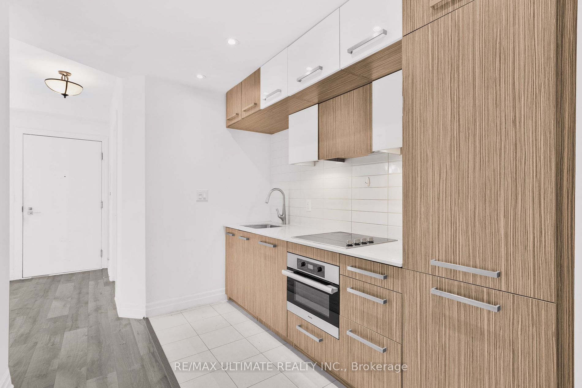 8 The Esplanade St, #506
