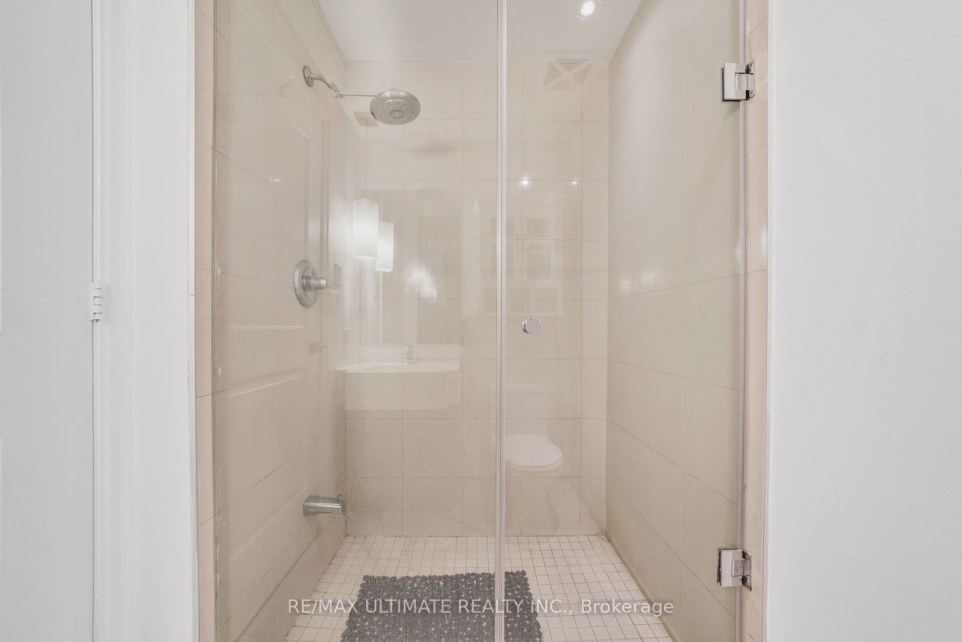 8 The Esplanade St, #506
