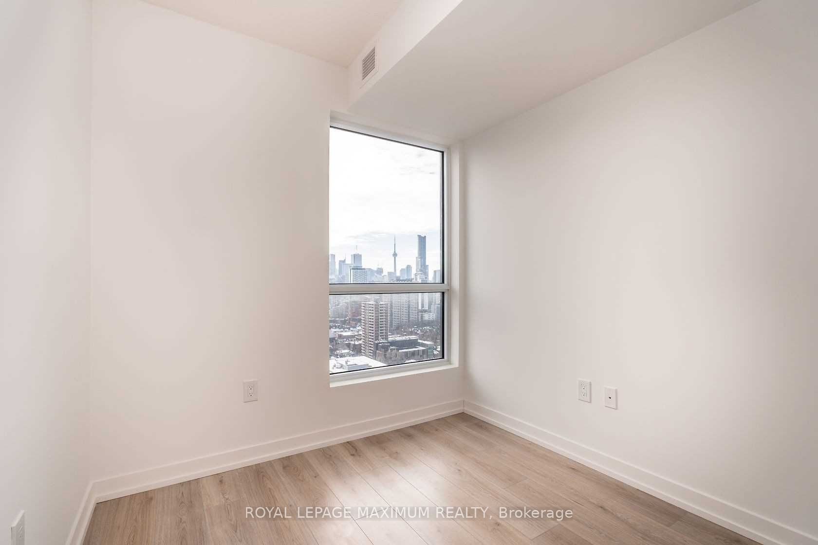 395 Bloor St E, #2201