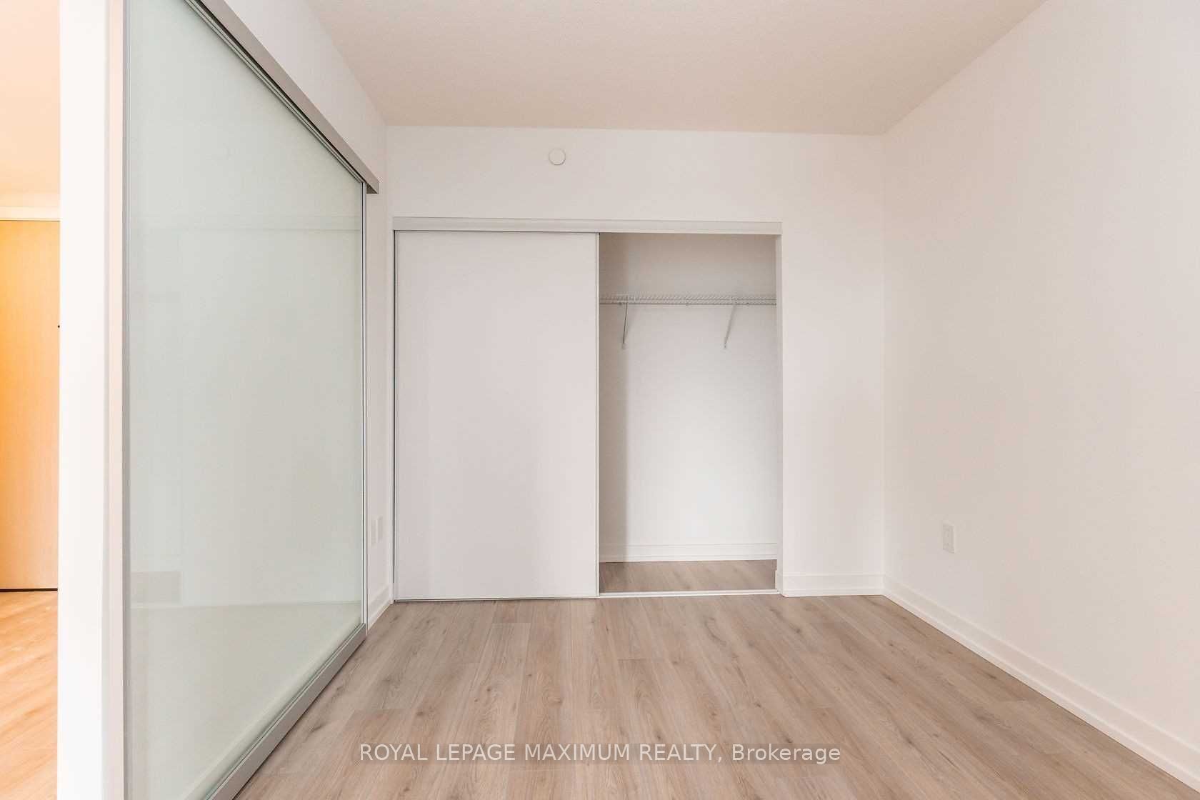 395 Bloor St E, #2201