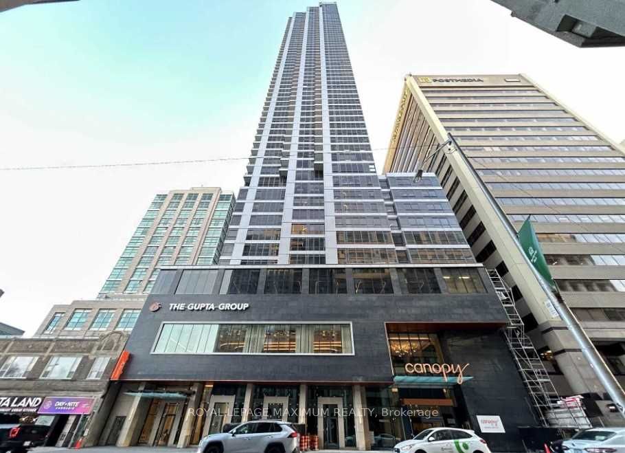 395 Bloor St E, #2201