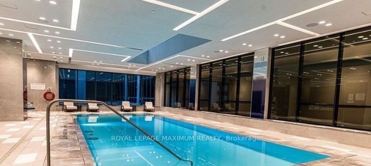 395 Bloor St E, #2201