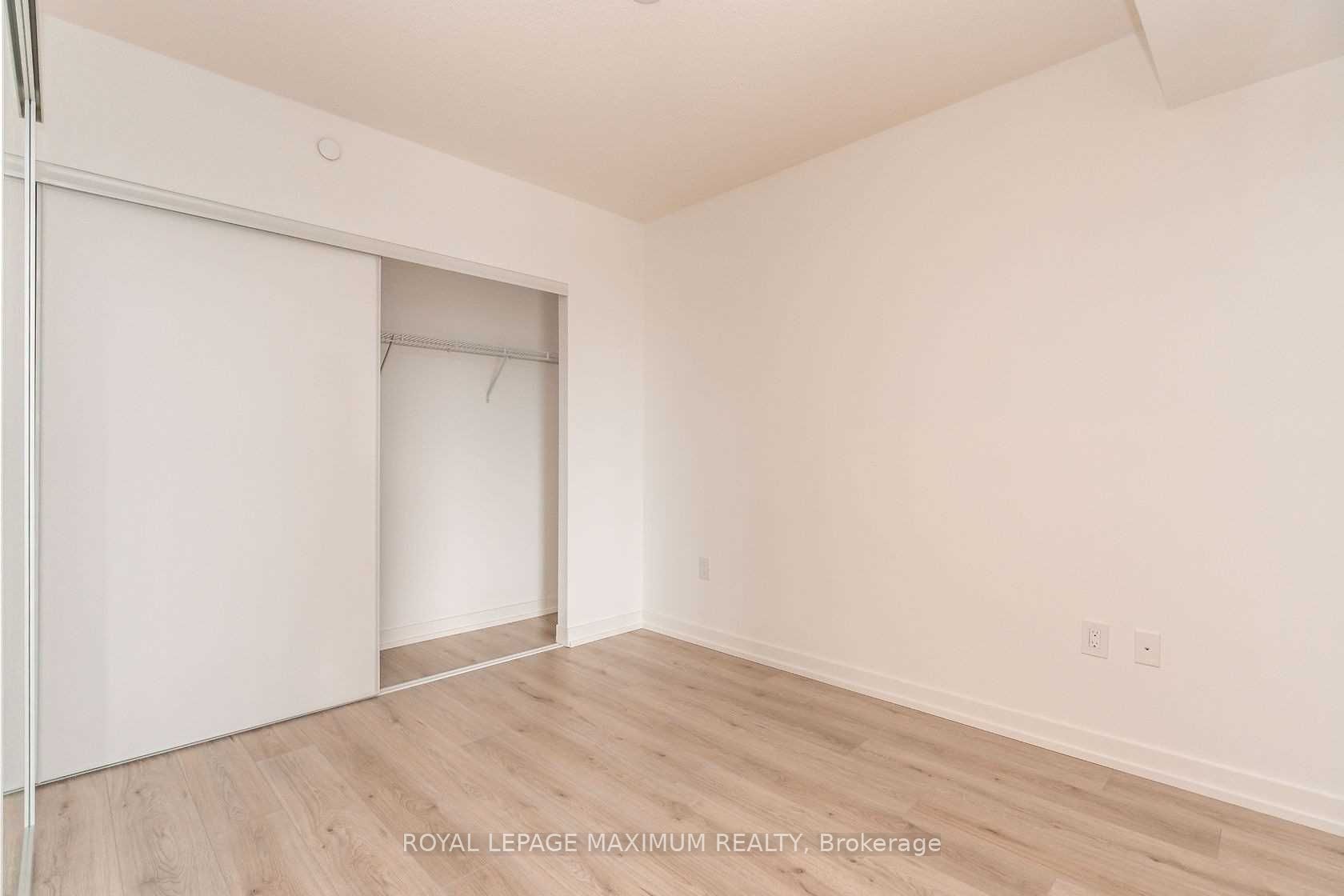 395 Bloor St E, #2201