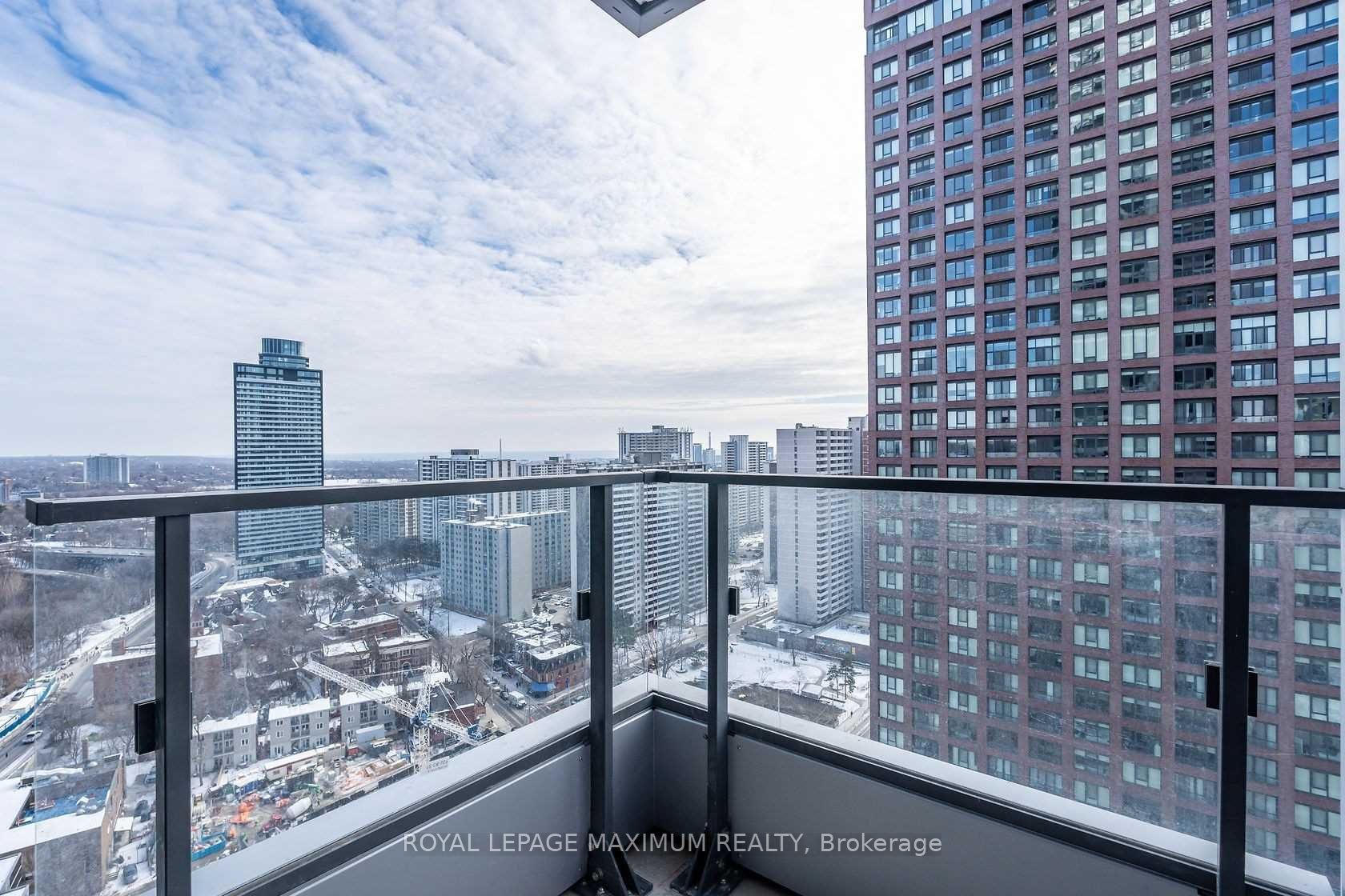 395 Bloor St E, #2201