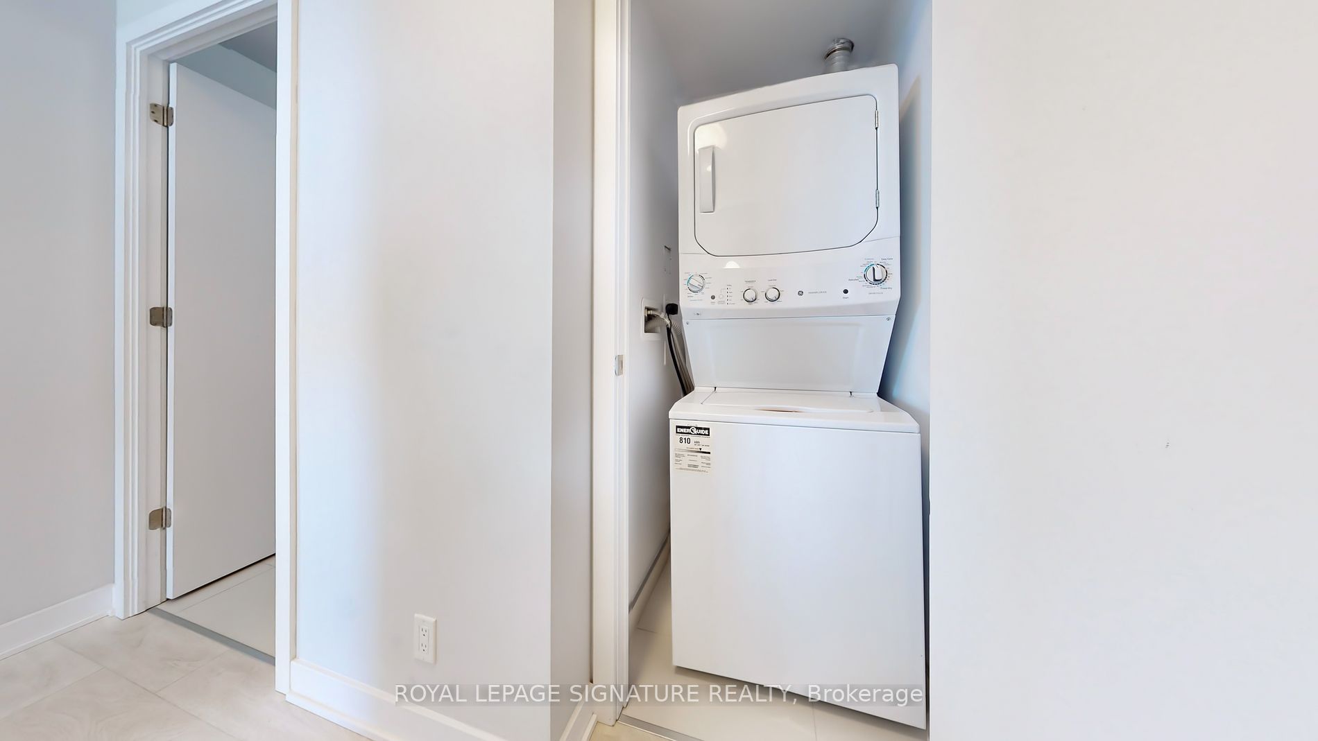 2221 Yonge Street, #1808
