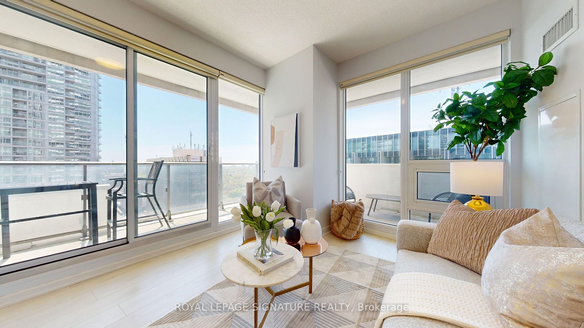 2221 Yonge Street, #1808