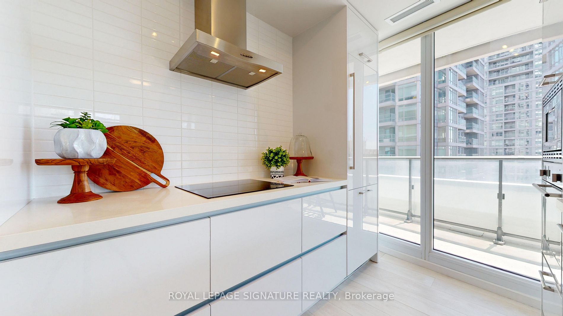 2221 Yonge Street, #1808
