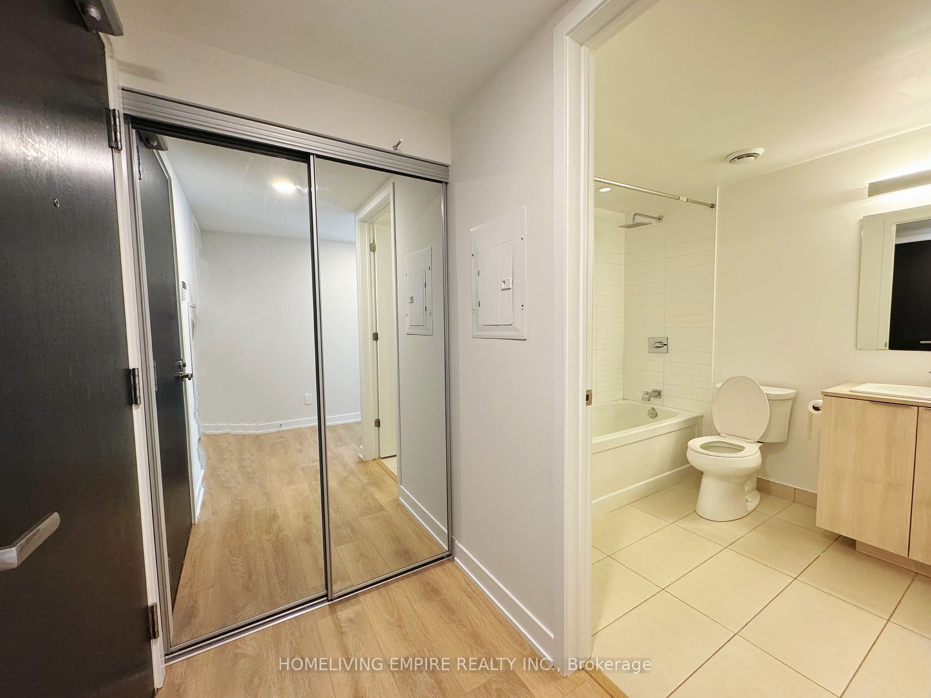 501 Yonge Street, #1212