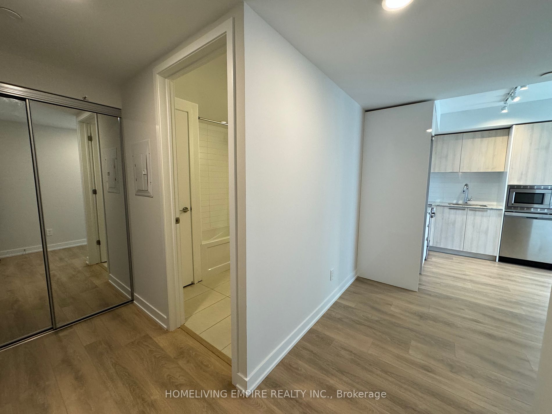 501 Yonge Street, #1212